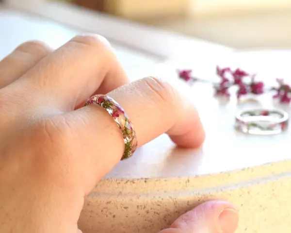 Delicate Resin Ring with Real Dried Pink Heather Flowers – Handmade Floral Jewelry – Hypoallergenic Promise Ring for Her – Nature Ring - Image 2