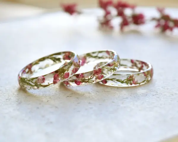 Delicate Resin Ring with Real Dried Pink Heather Flowers – Handmade Floral Jewelry – Hypoallergenic Promise Ring for Her – Nature Ring